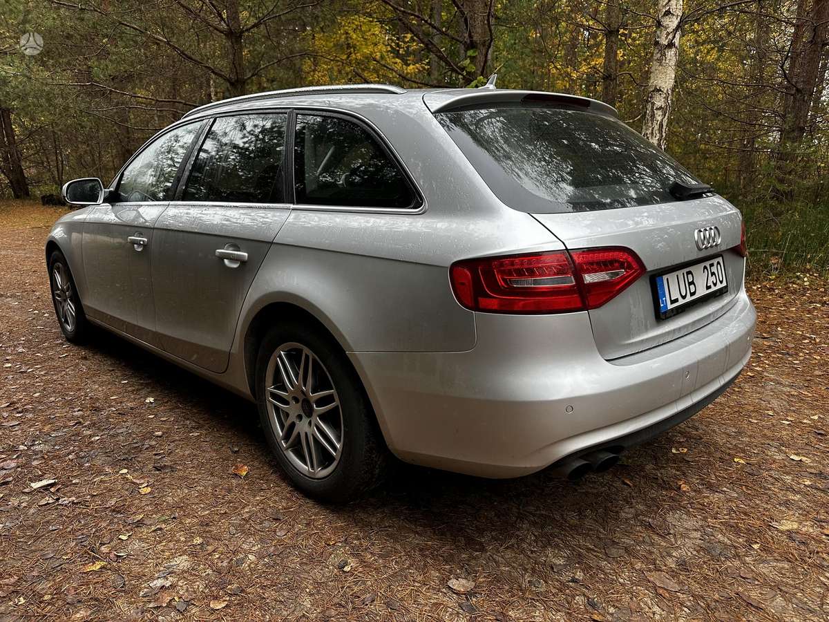 Audi A4 2013 — двигун 1968 cm³, 177 HP (130kW)