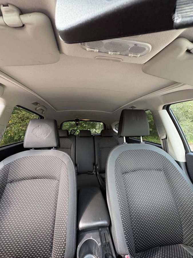 Nissan Qashqai+2 2010 — photo 11