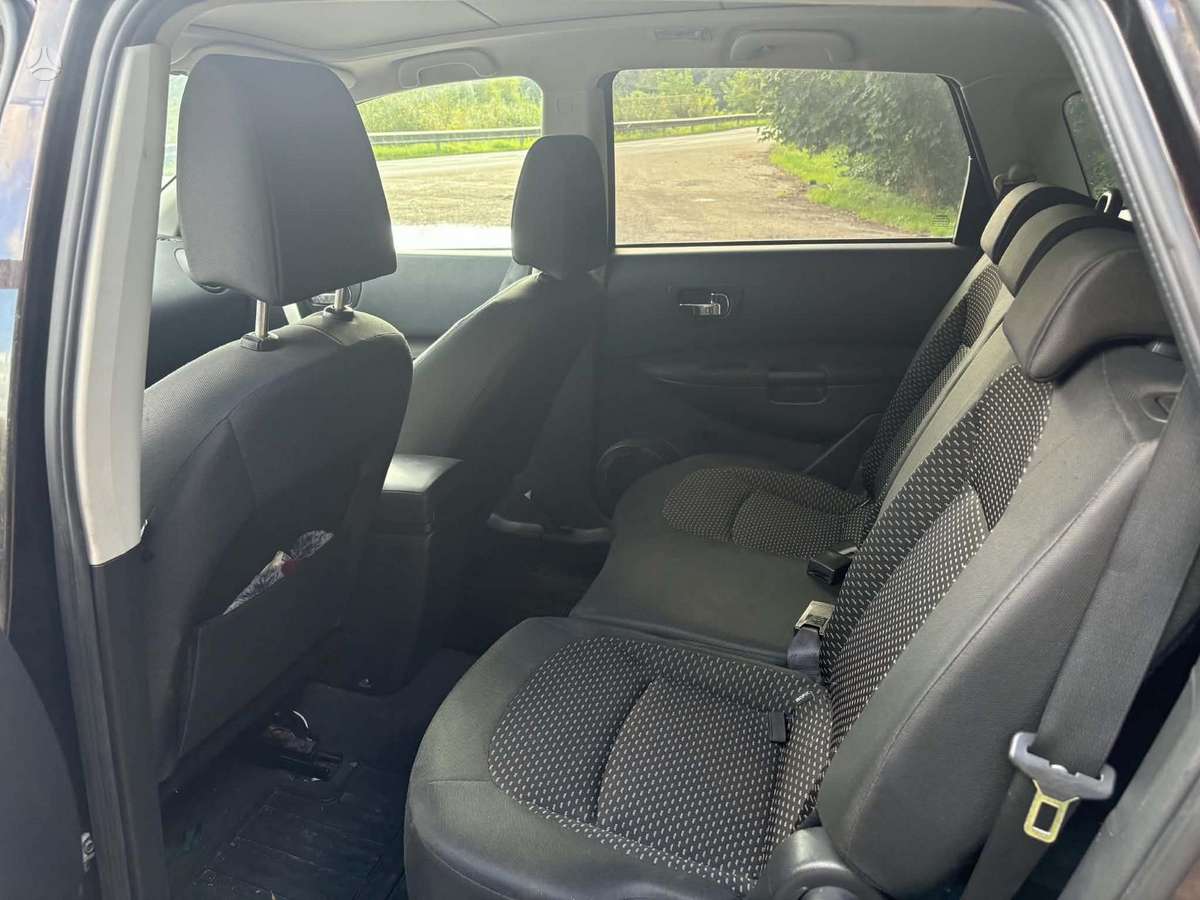 Nissan Qashqai+2 2010 — photo 12