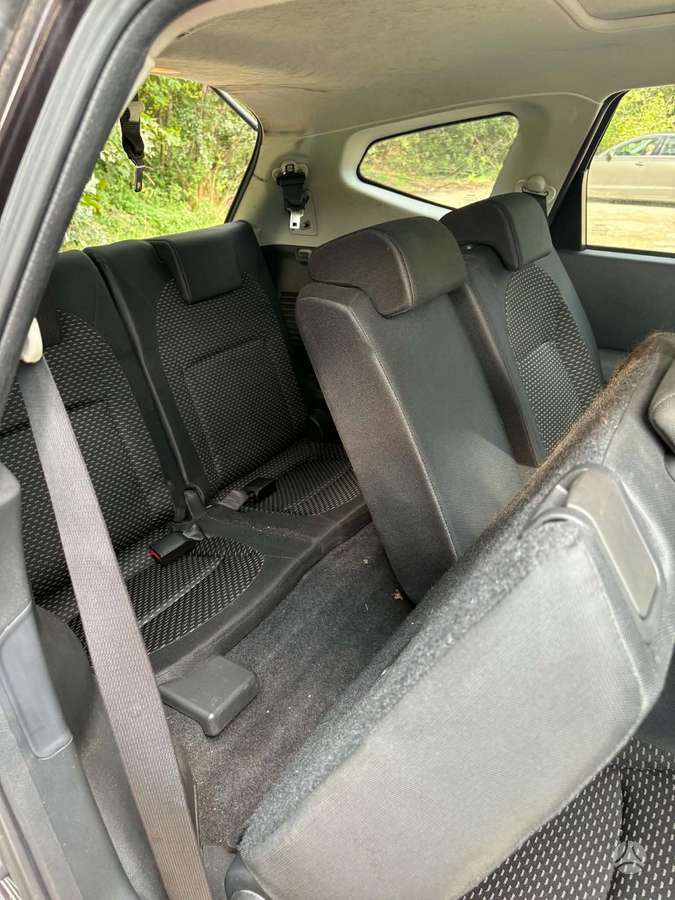 Nissan Qashqai+2 2010 — photo 13