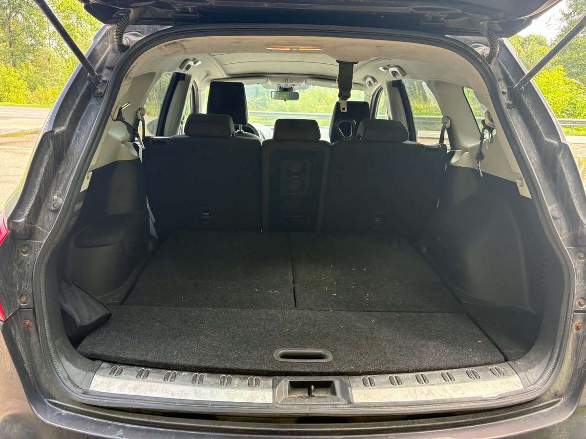 Nissan Qashqai+2 2010 — photo 15