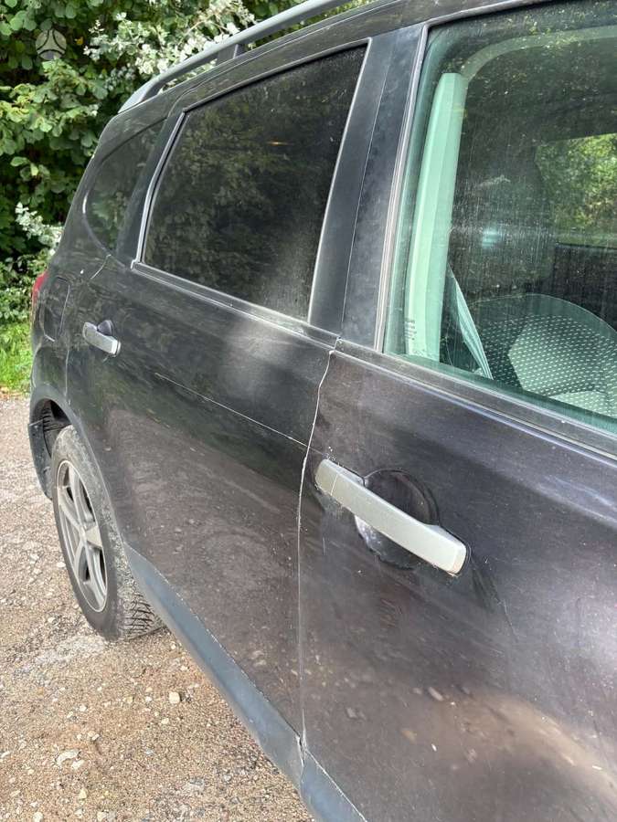 Nissan Qashqai+2 2010 — photo 18