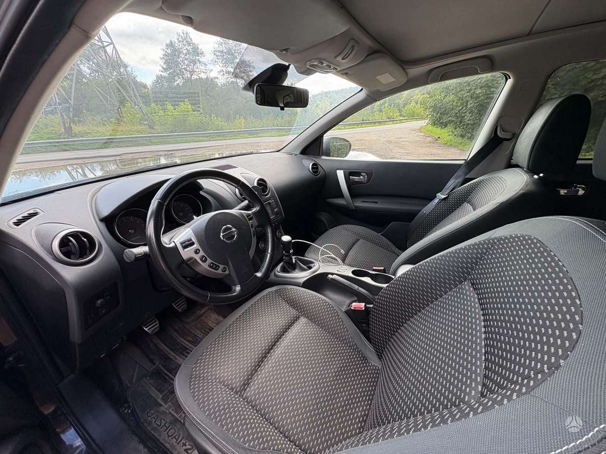Nissan Qashqai+2 2010 — photo 6