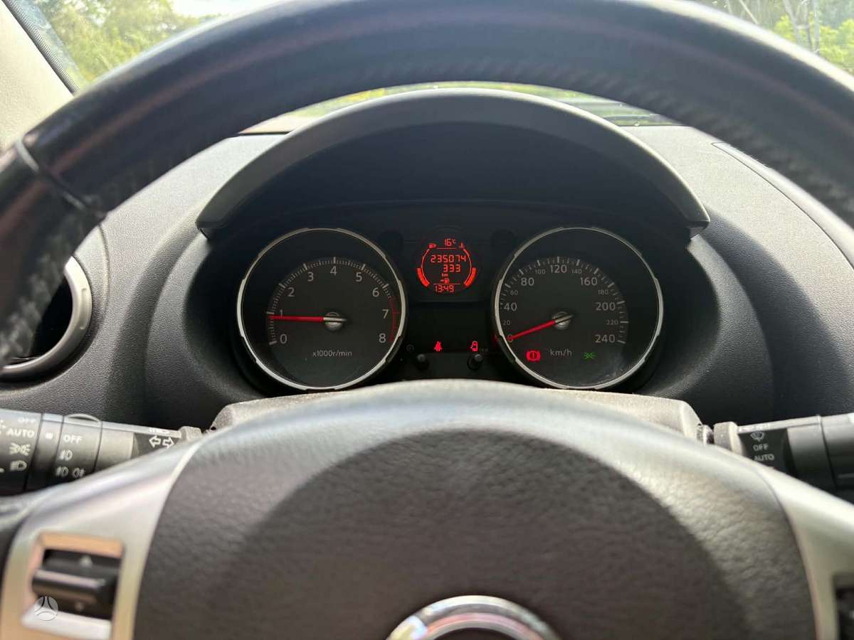 Nissan Qashqai+2 2010 — photo 7