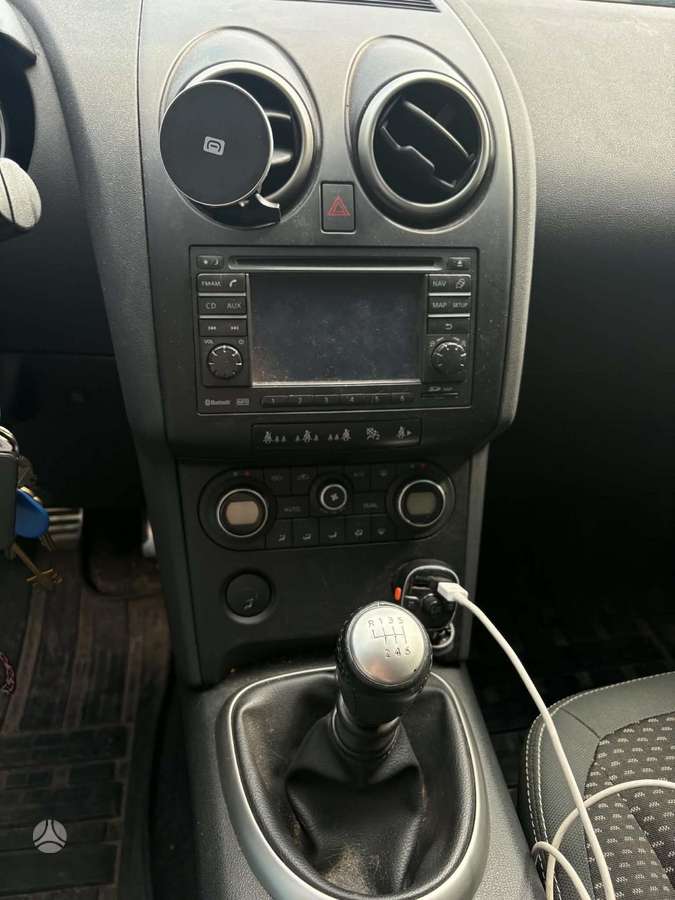 Nissan Qashqai+2 2010 — photo 8