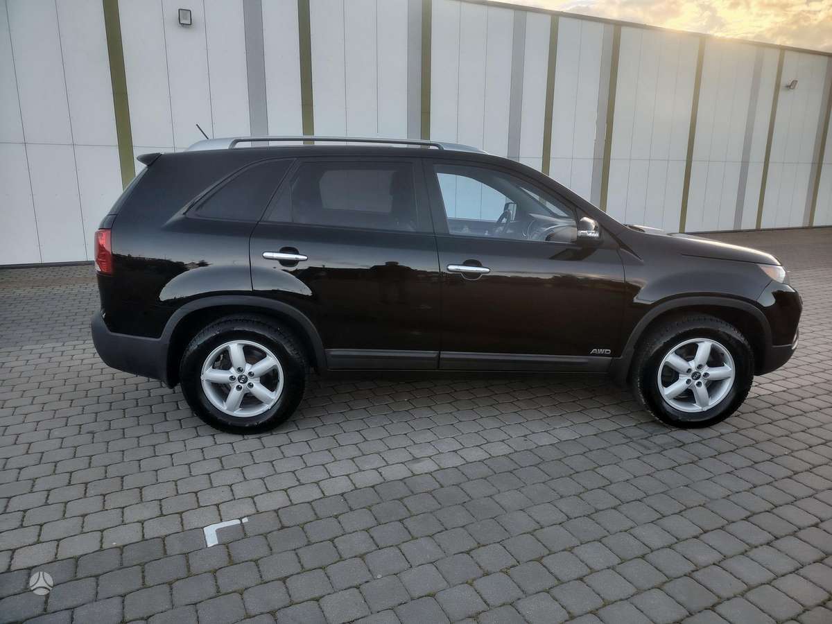 Kia Sorento 2012 — салон