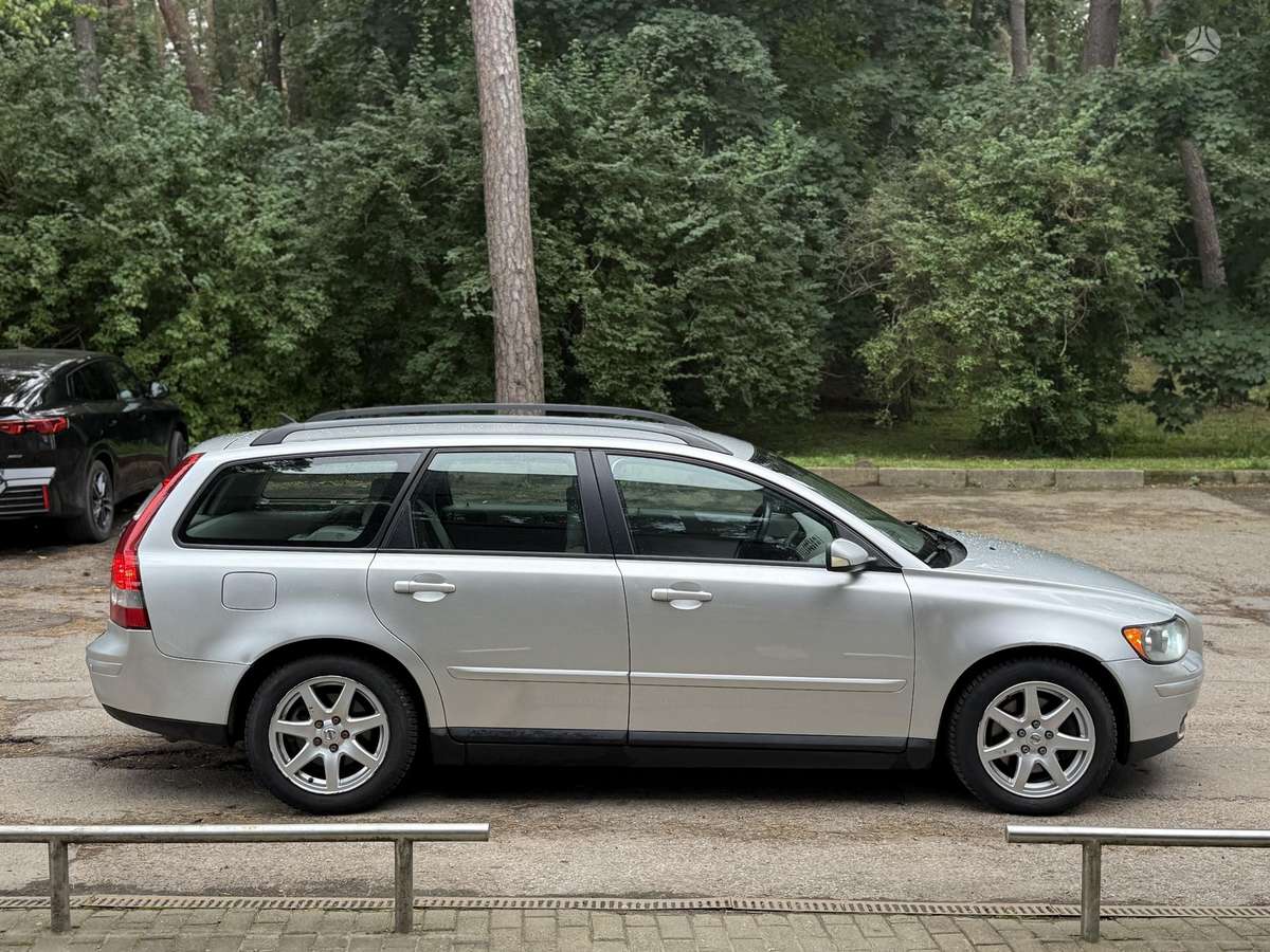 Volvo V50 2009 — photo 10