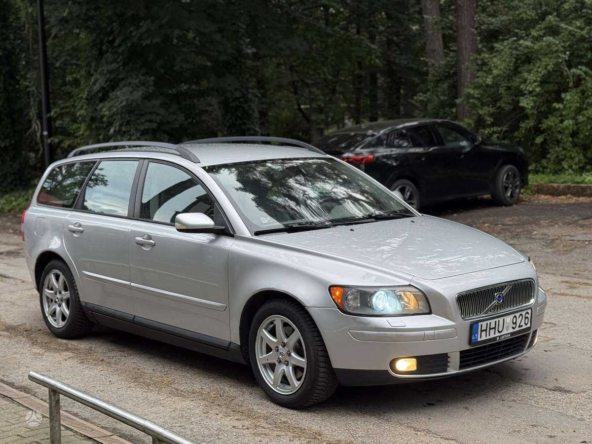 Volvo V50 2009 — photo 11