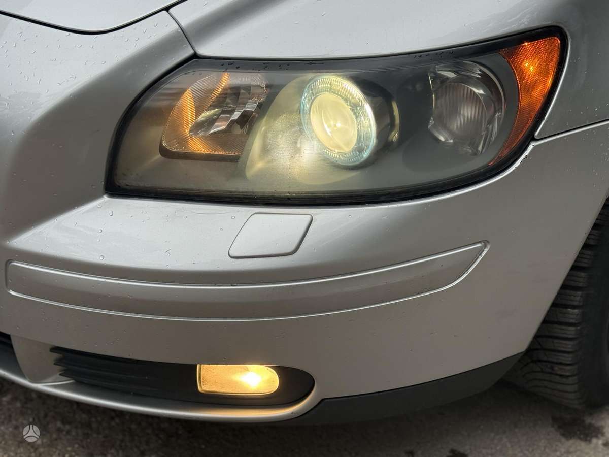 Volvo V50 2009 — photo 12