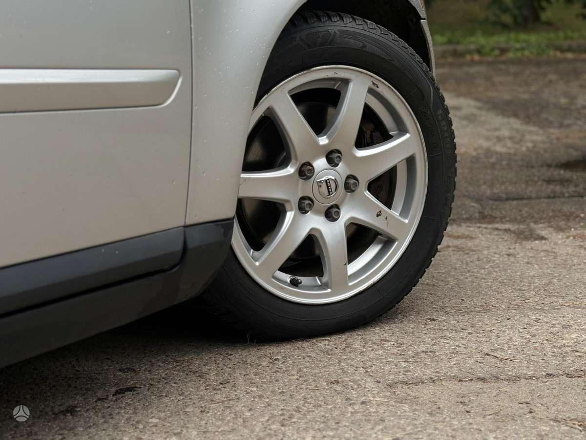 Volvo V50 2009 — photo 13