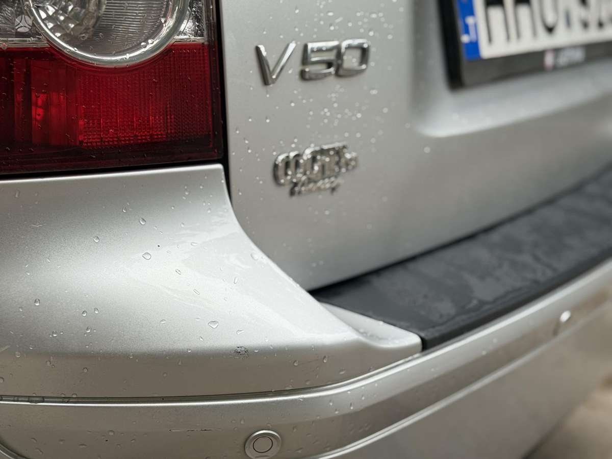 Volvo V50 2009 — photo 16