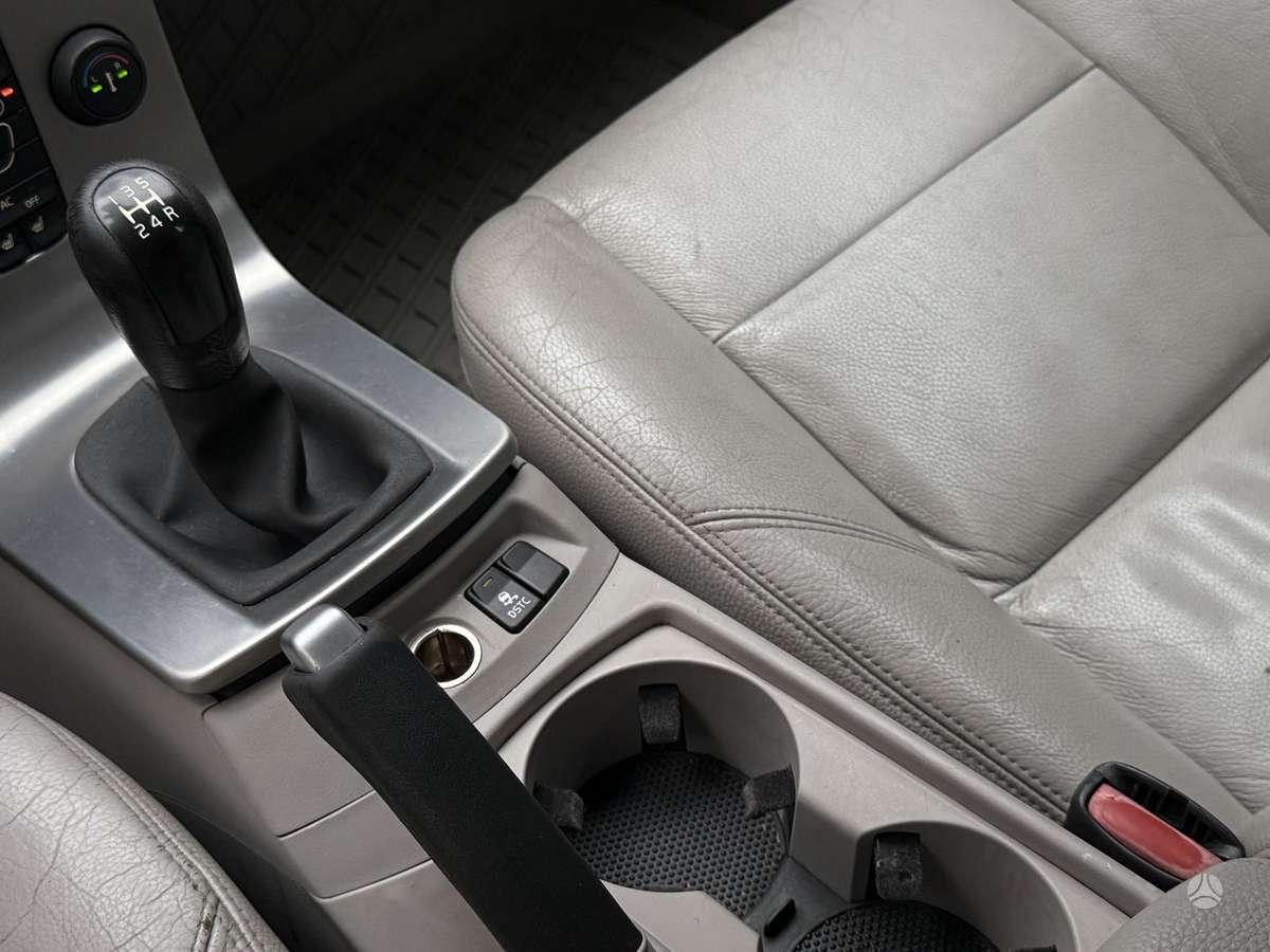 Volvo V50 2009 — photo 21