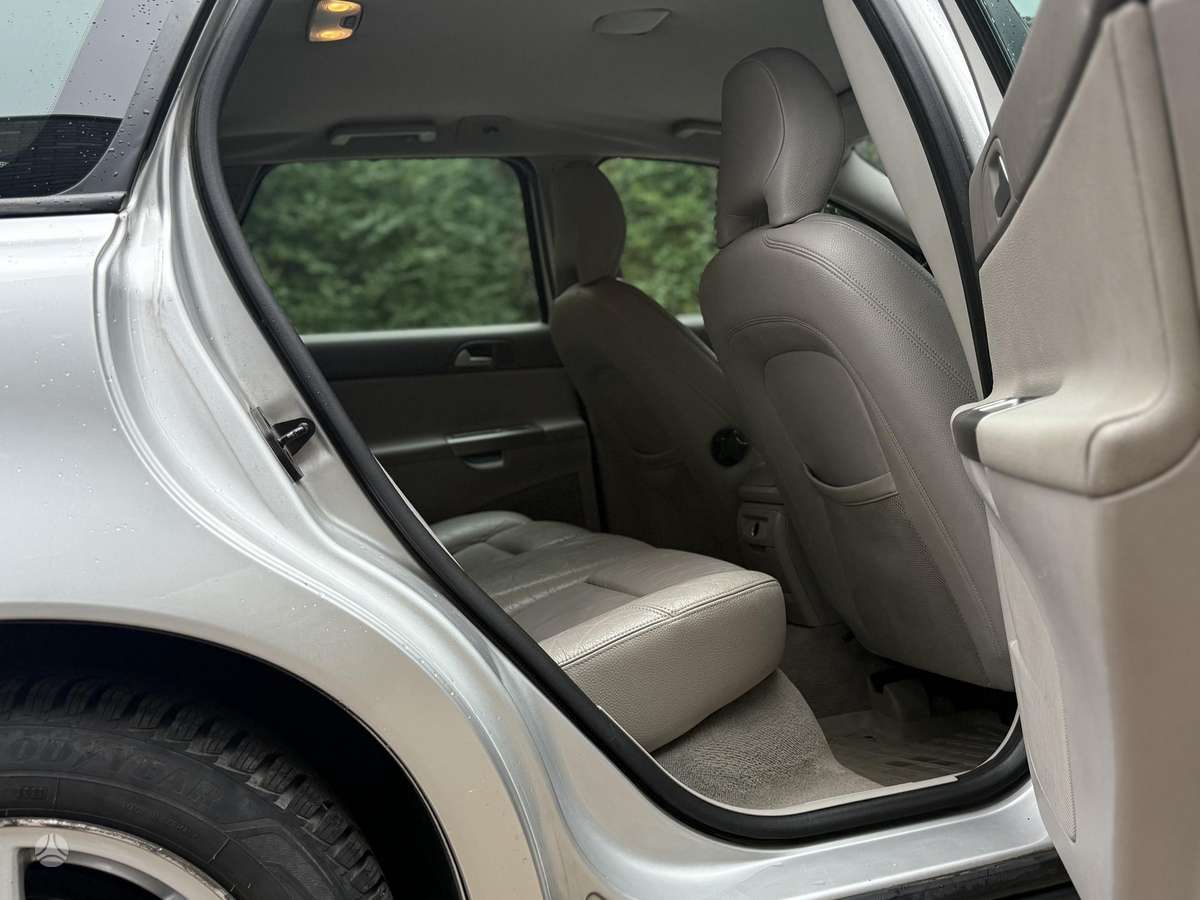 Volvo V50 2009 — photo 26