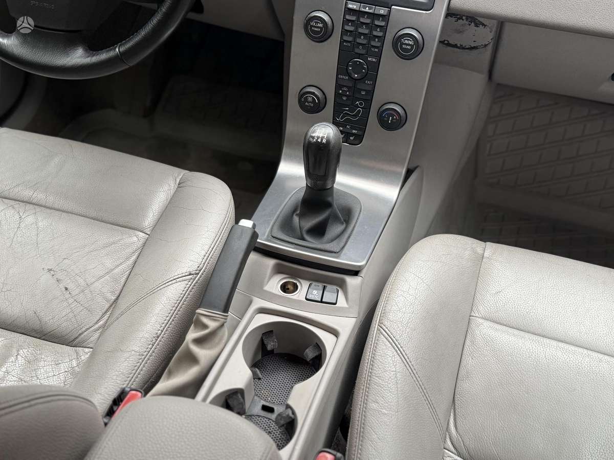 Volvo V50 2009 — photo 33