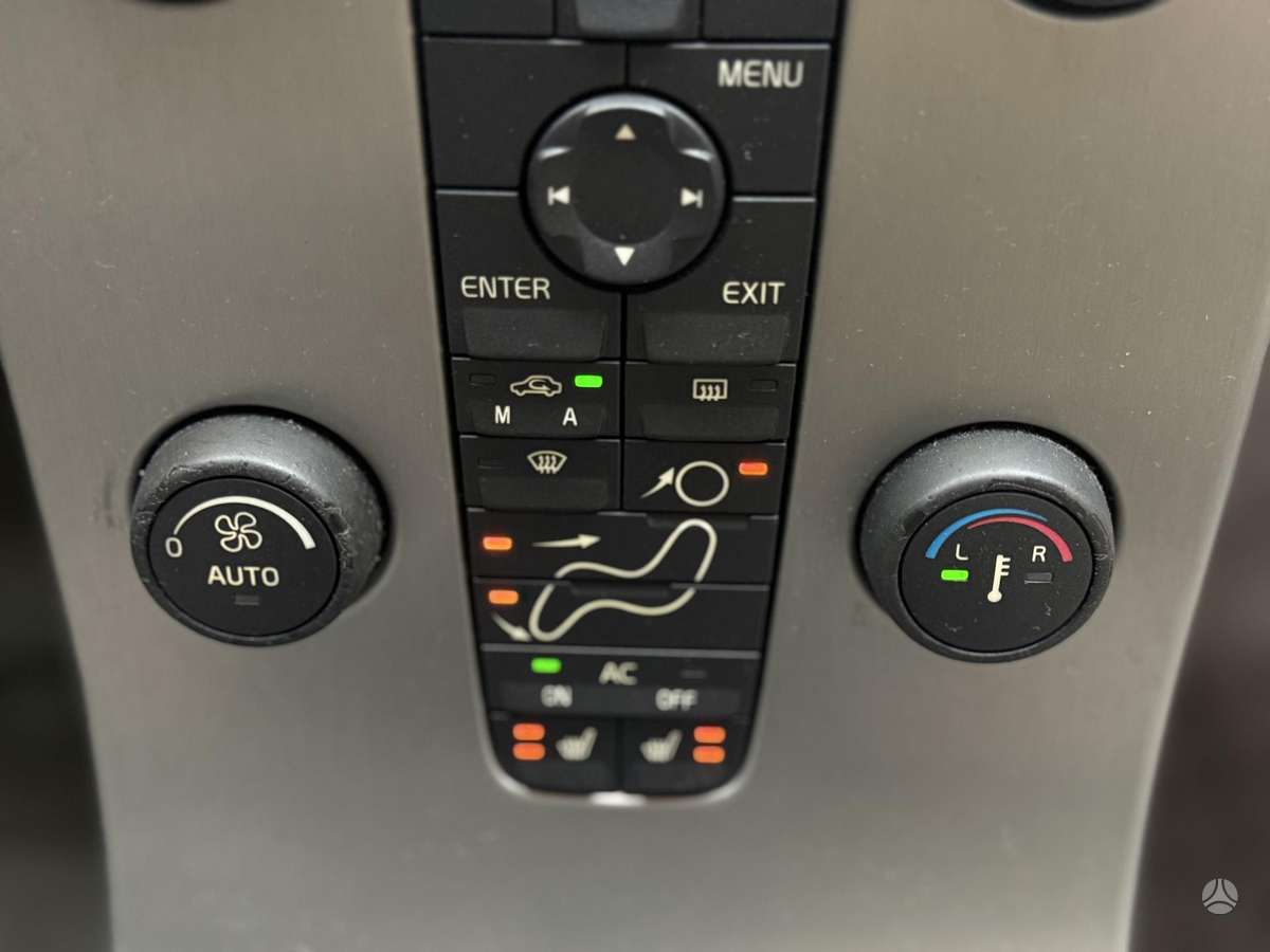 Volvo V50 2009 — photo 39