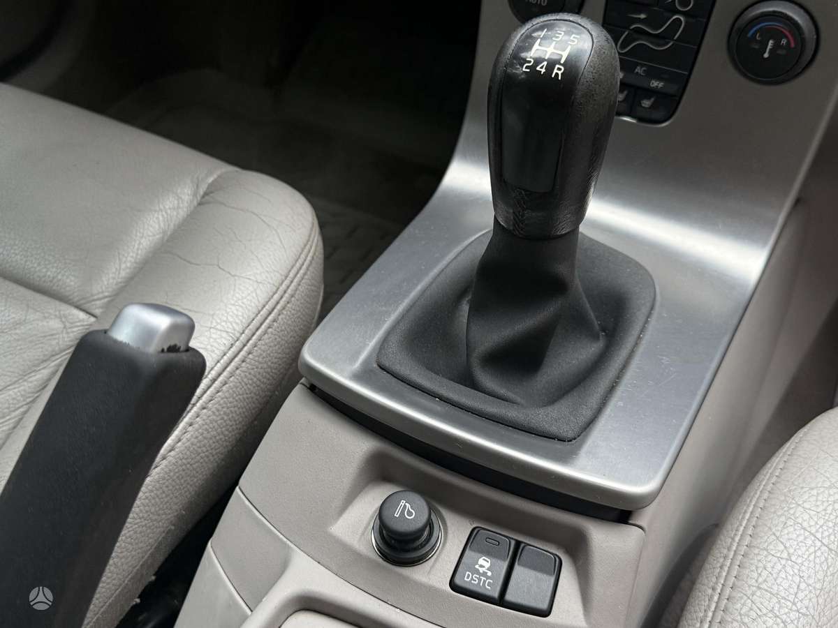 Volvo V50 2009 — photo 40