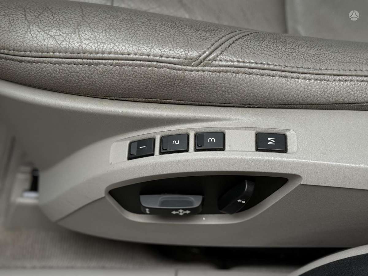 Volvo V50 2009 — photo 42