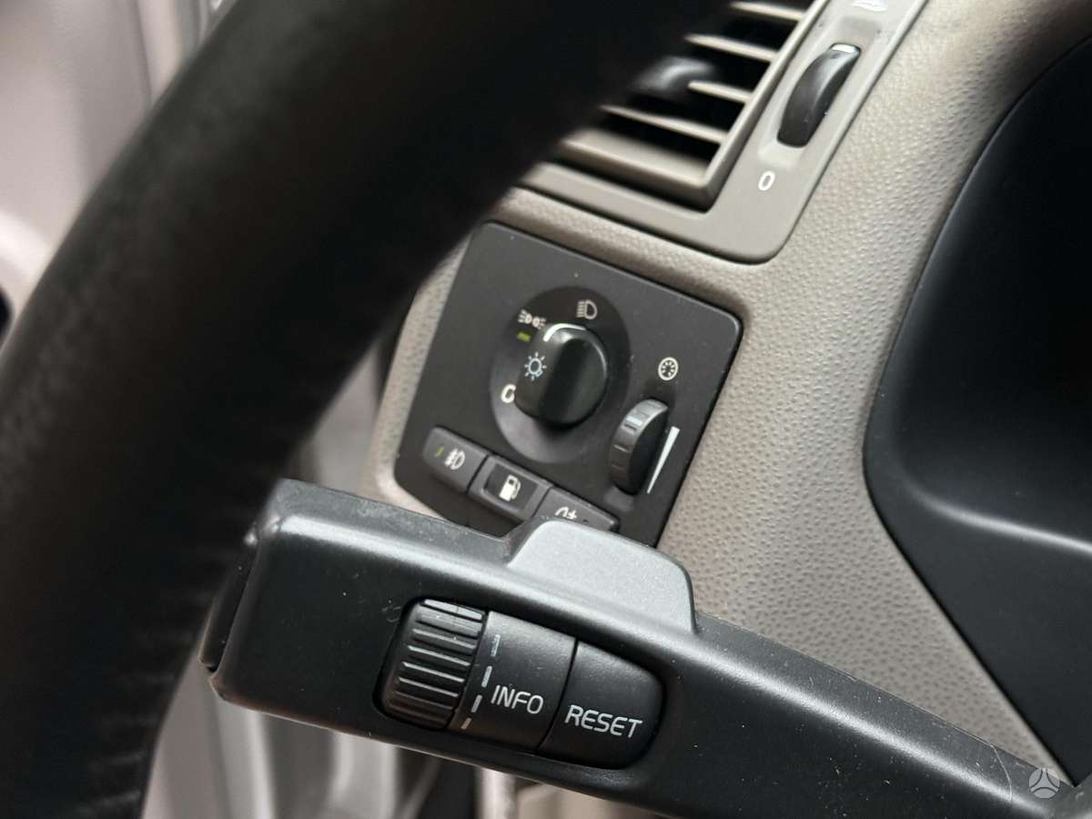 Volvo V50 2009 — photo 43