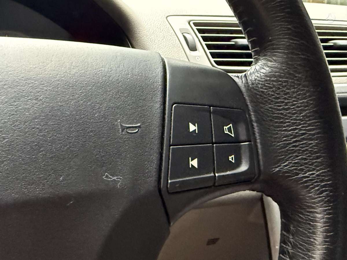 Volvo V50 2009 — photo 45