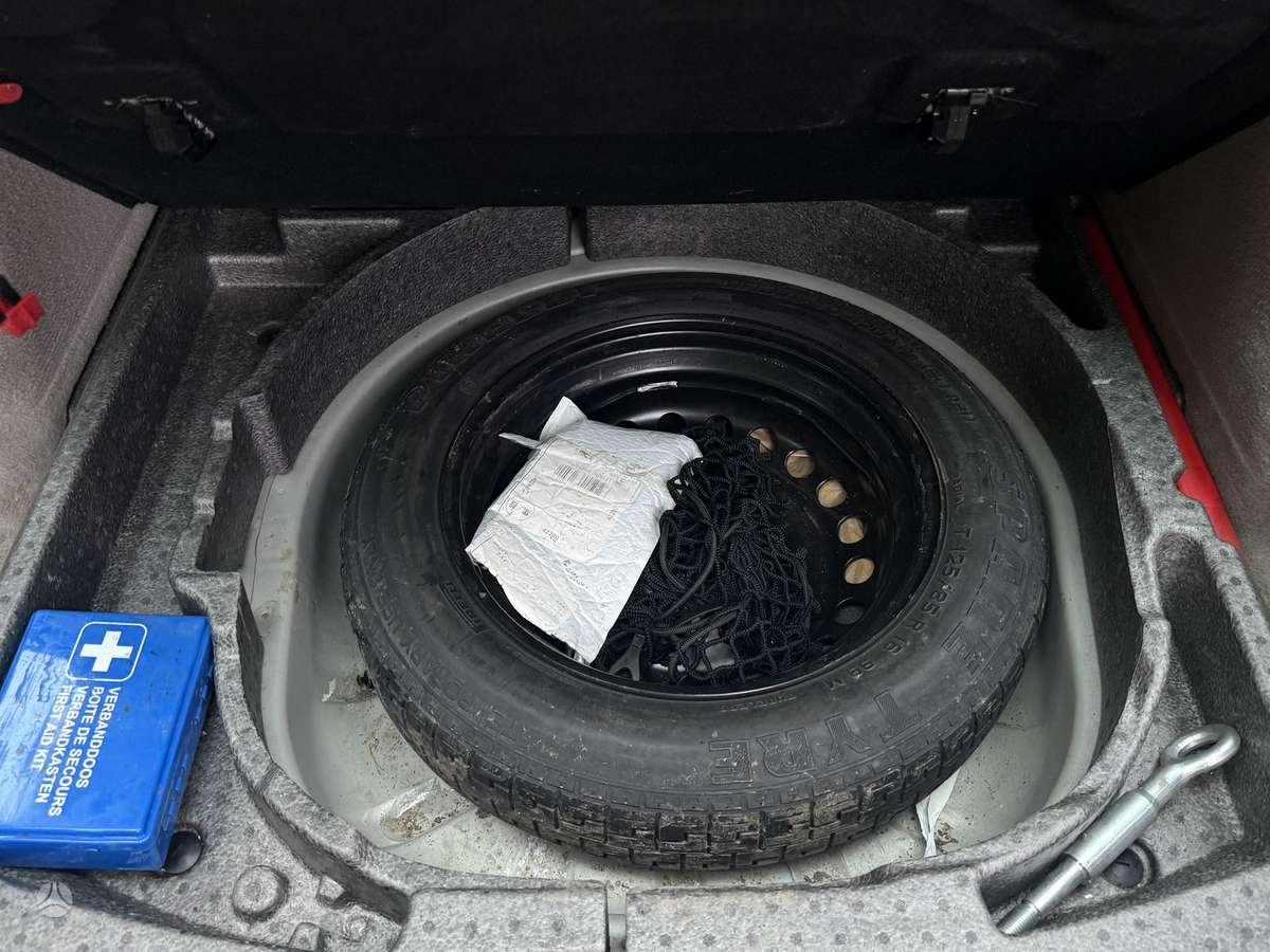 Volvo V50 2009 — photo 49