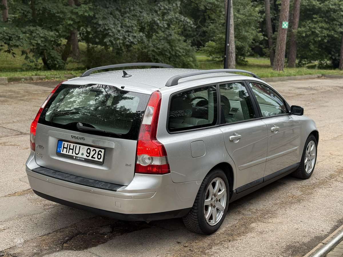 Volvo V50 2009 — photo 9