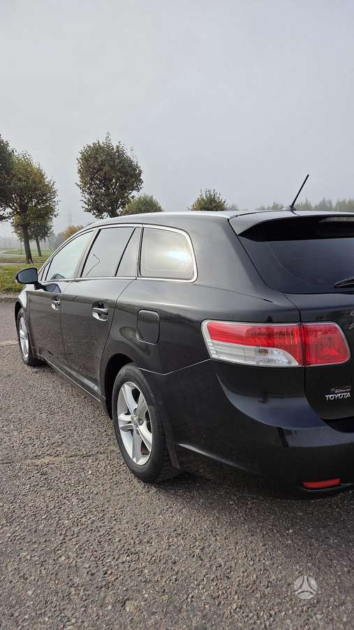 Toyota Avensis 2009 — photo 10