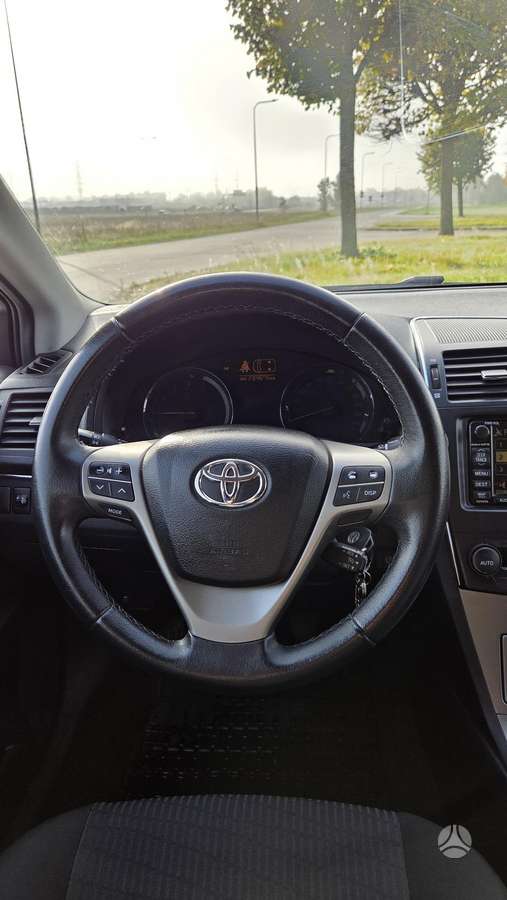 Toyota Avensis 2009 — photo 13