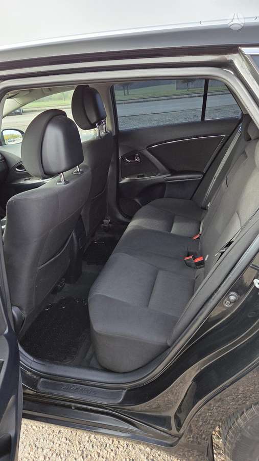 Toyota Avensis 2009 — photo 20