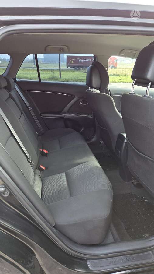 Toyota Avensis 2009 — photo 21