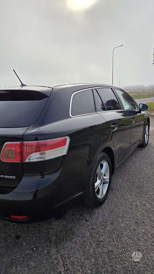Toyota Avensis 2009 — photo 7