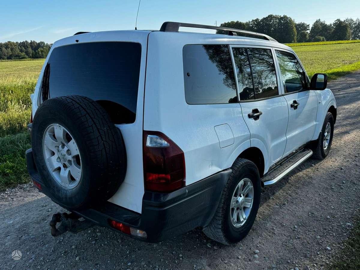 Mitsubishi Pajero 2006 — engine 2477 cm³, 116 HP (85kW)