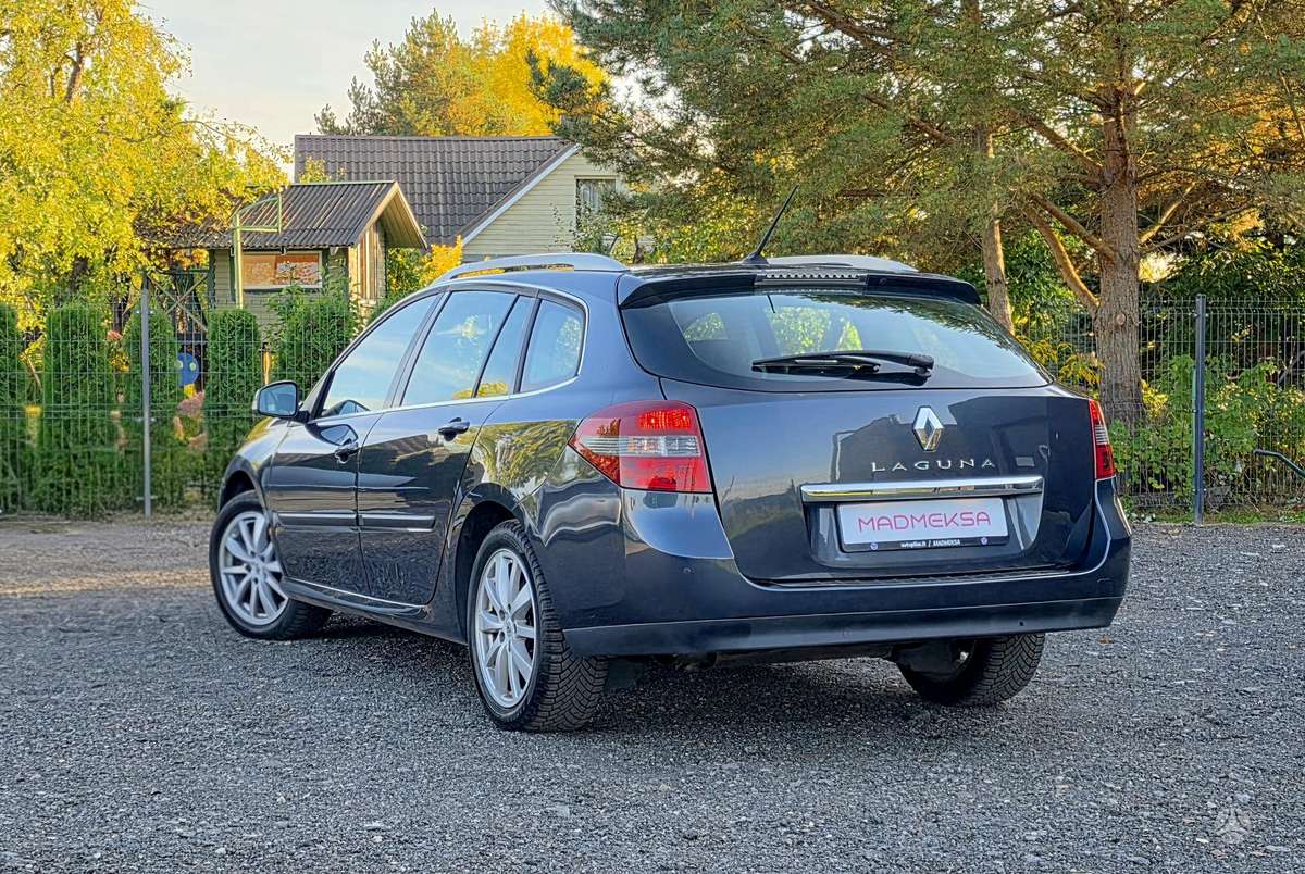 Renault Laguna 2010 — photo 5