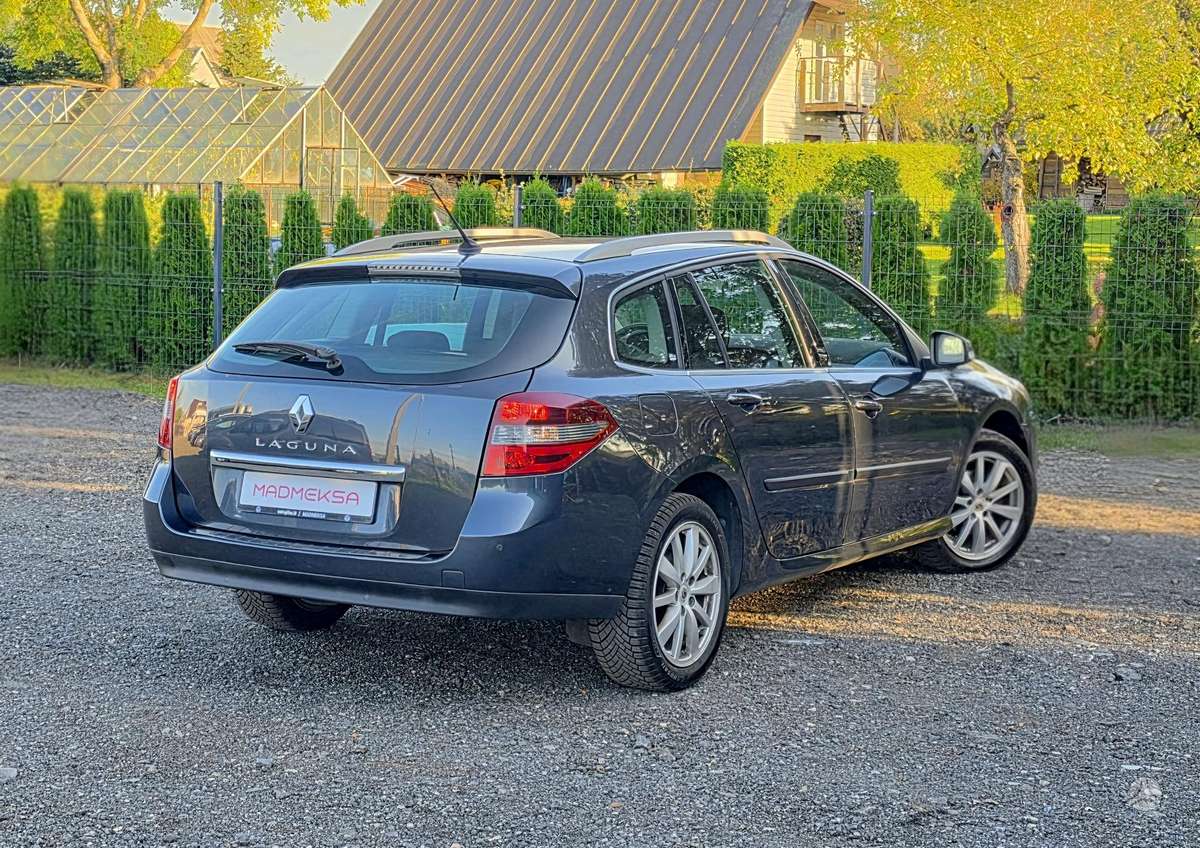 Renault Laguna 2010 — photo 6