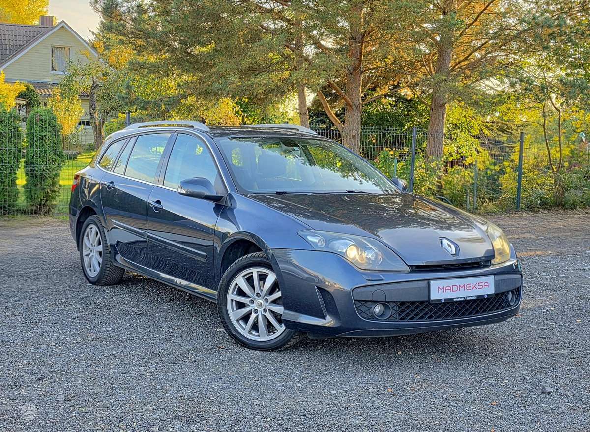 Renault Laguna 2010 — photo 8