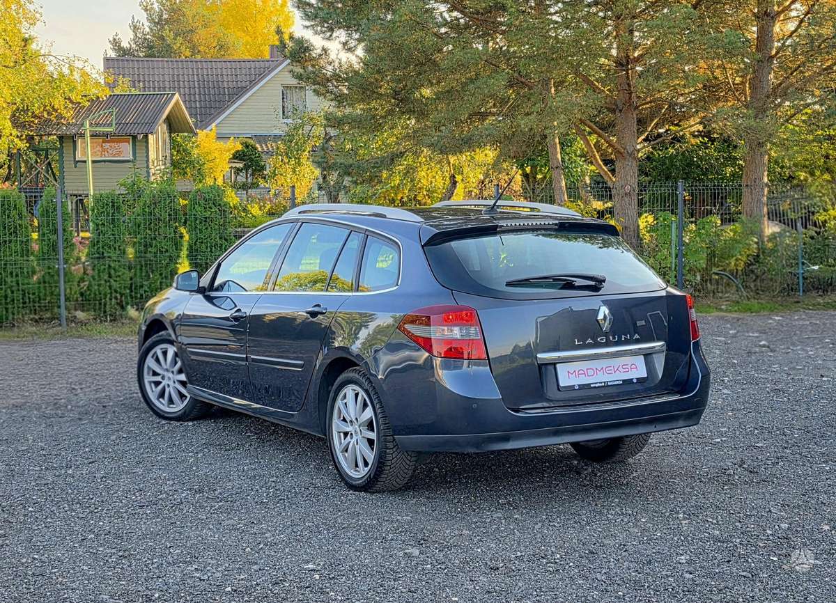 Renault Laguna 2010 — photo 9