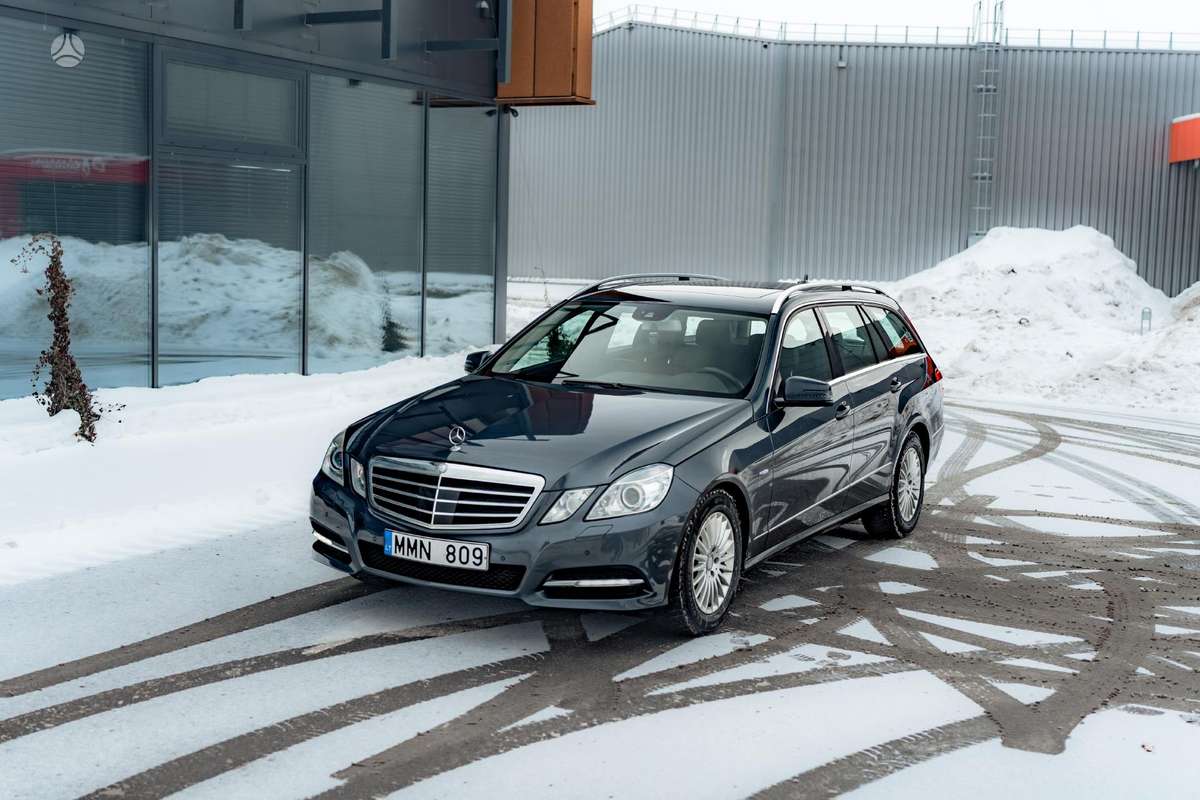 Mercedes-Benz E250 2011 — photo 10
