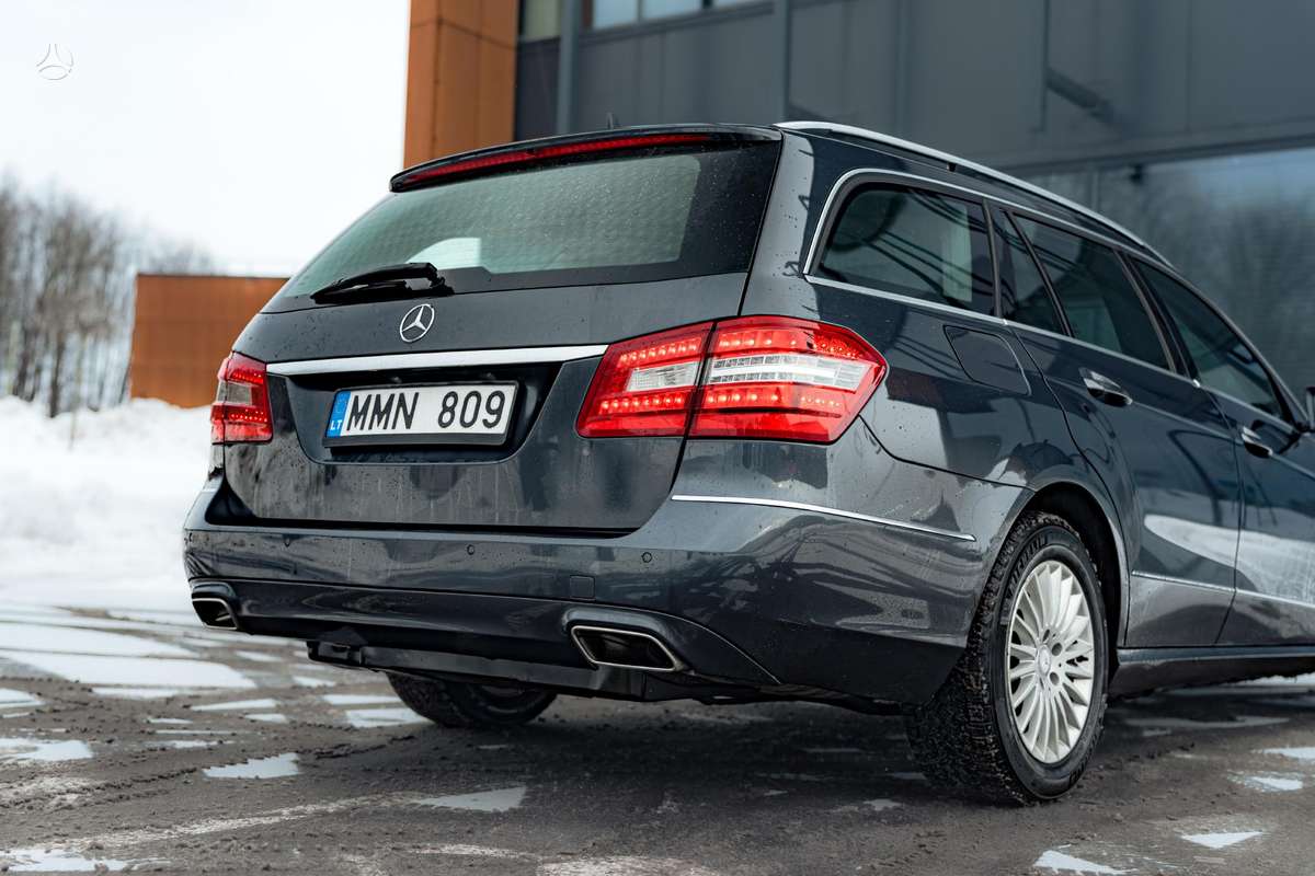 Mercedes-Benz E250 2011 — photo 13