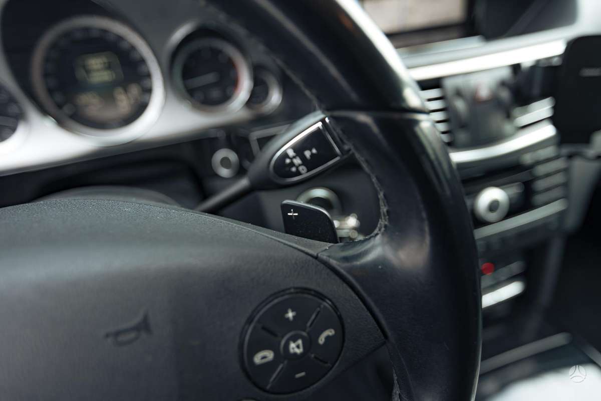 Mercedes-Benz E250 2011 — photo 28