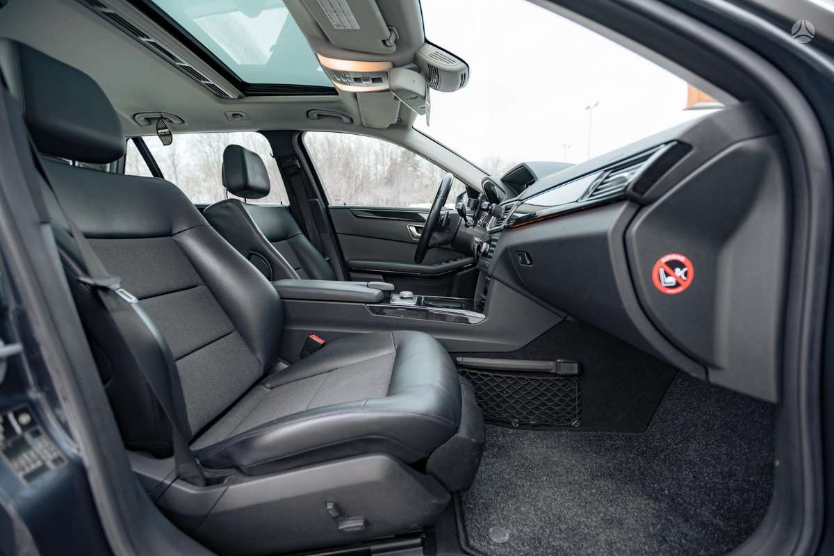 Mercedes-Benz E250 2011 — photo 32