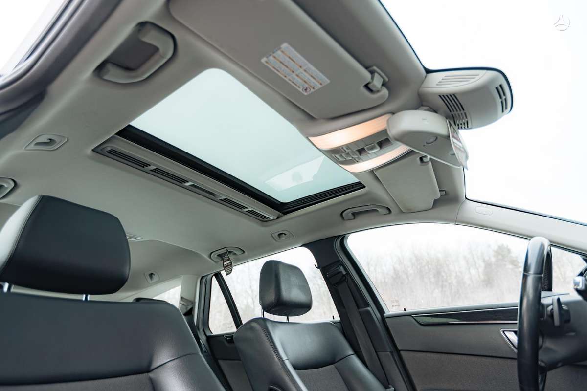 Mercedes-Benz E250 2011 — photo 34
