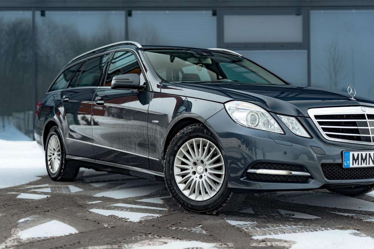 Mercedes-Benz E250 2011 — photo 7