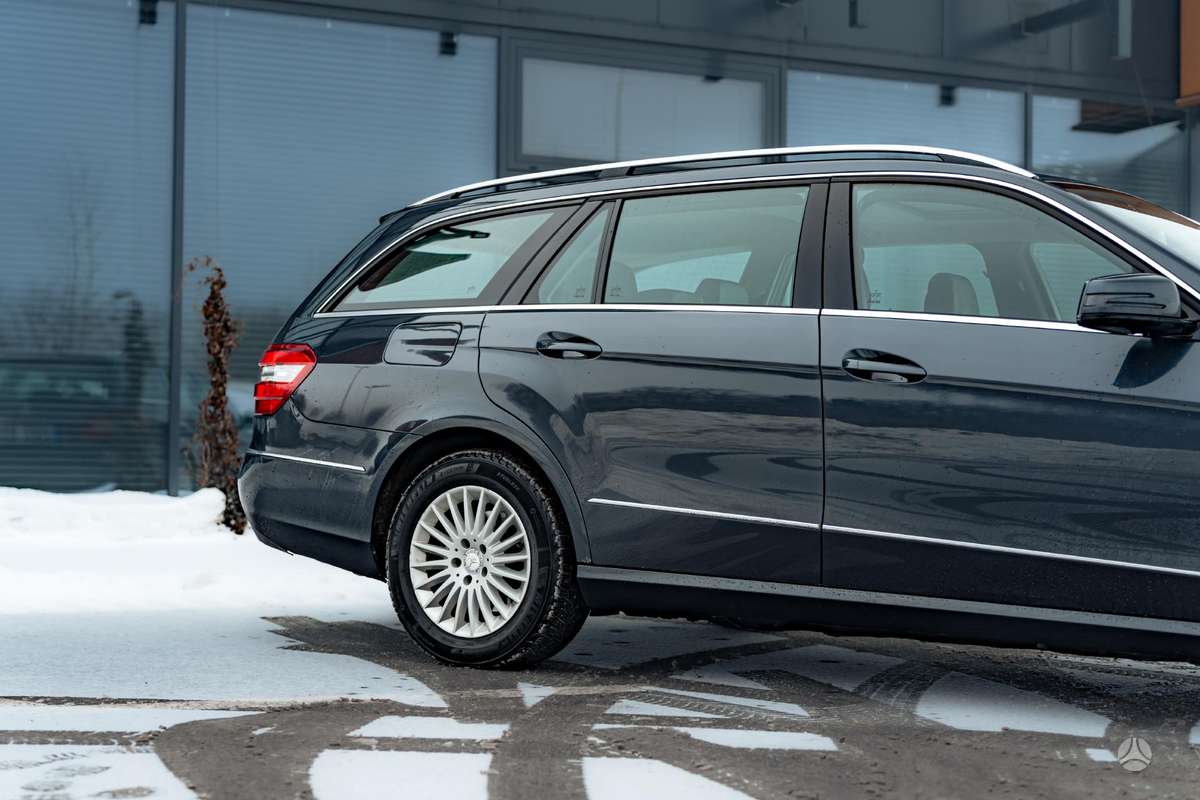 Mercedes-Benz E250 2011 — photo 8