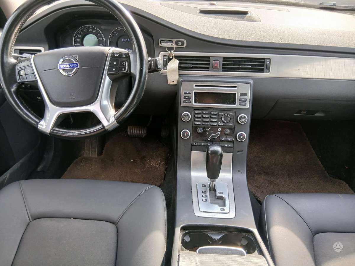 Volvo V70 2009 — photo 6