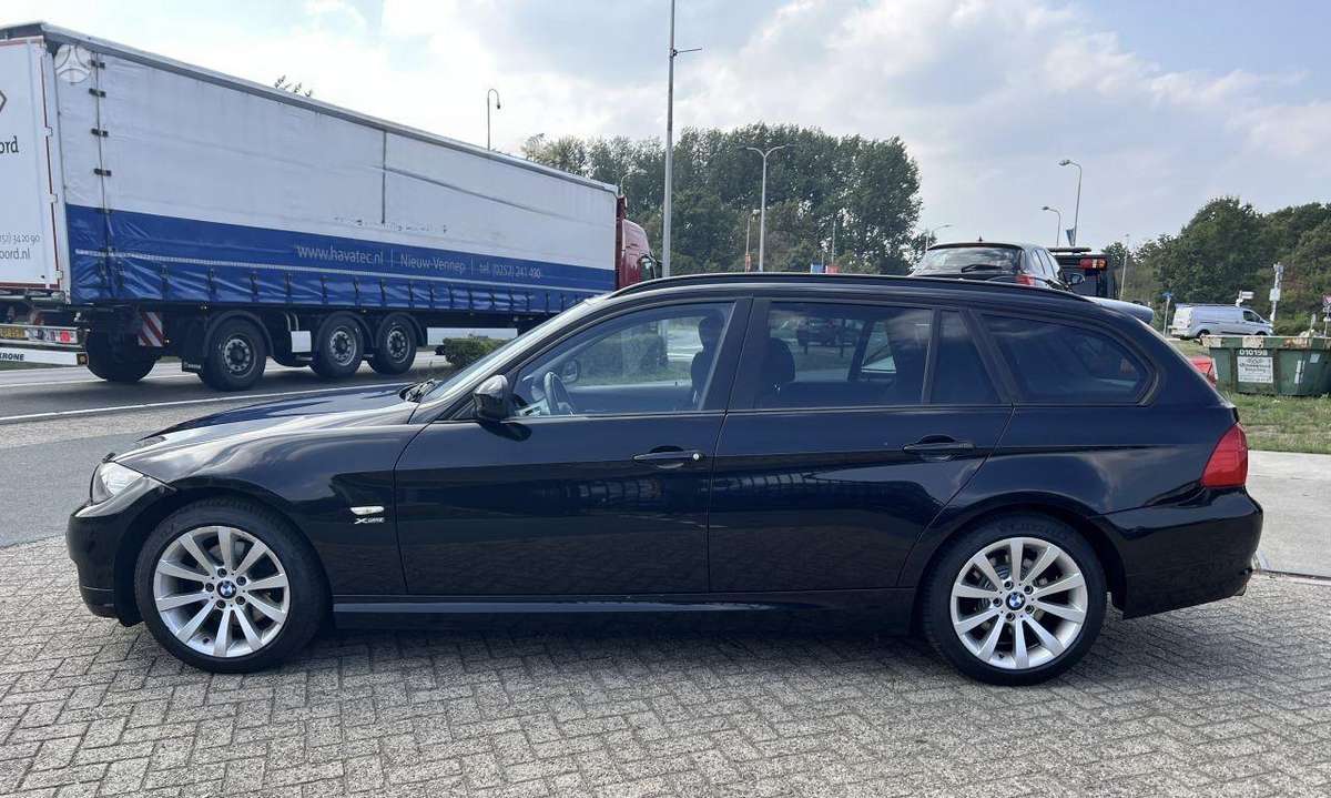 BMW 320 2012 — двигун 2000 cm³, 184 HP (135kW)