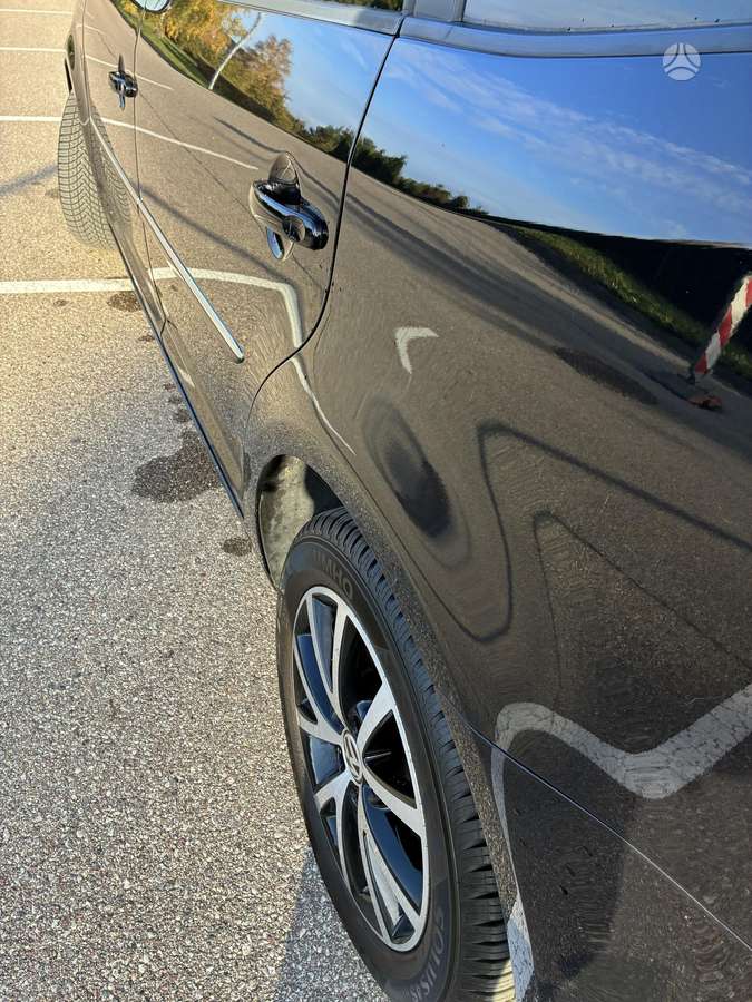 Volkswagen Touran 2011 — photo 11