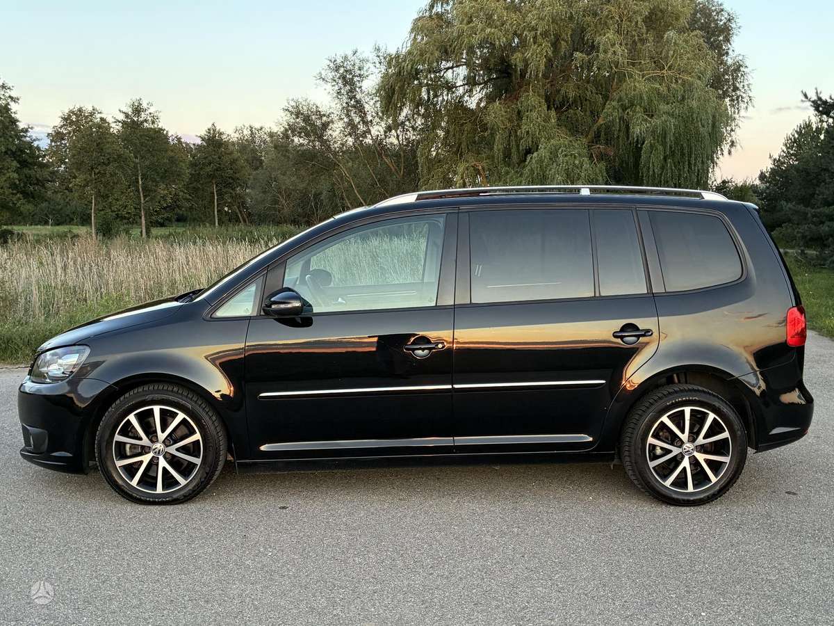 Volkswagen Touran 2011 — photo 13