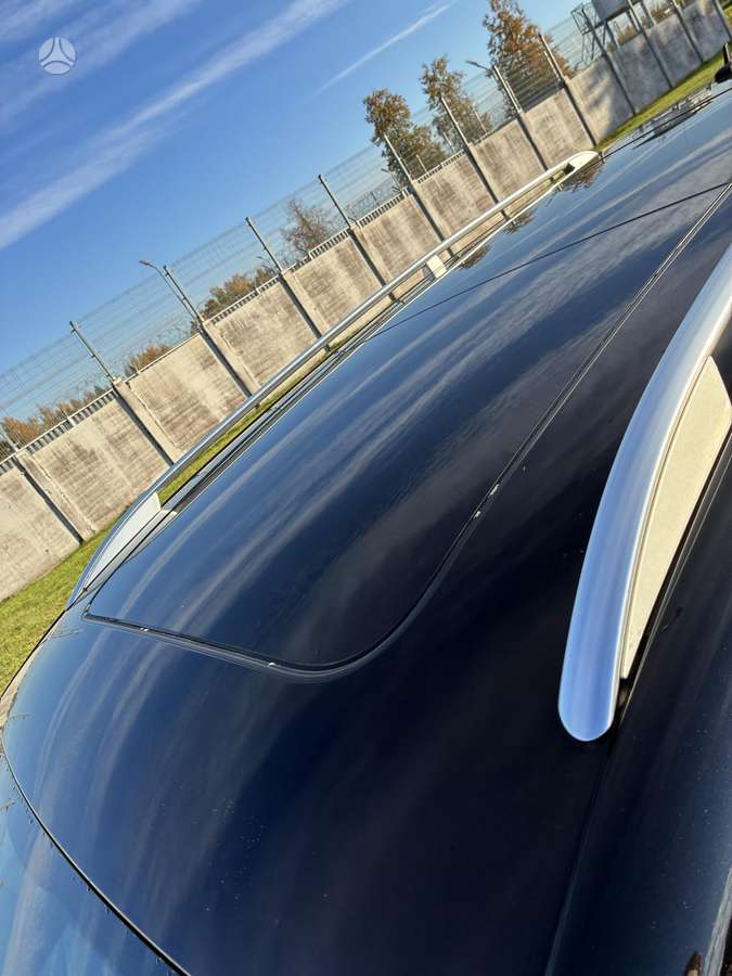 Volkswagen Touran 2011 — photo 20