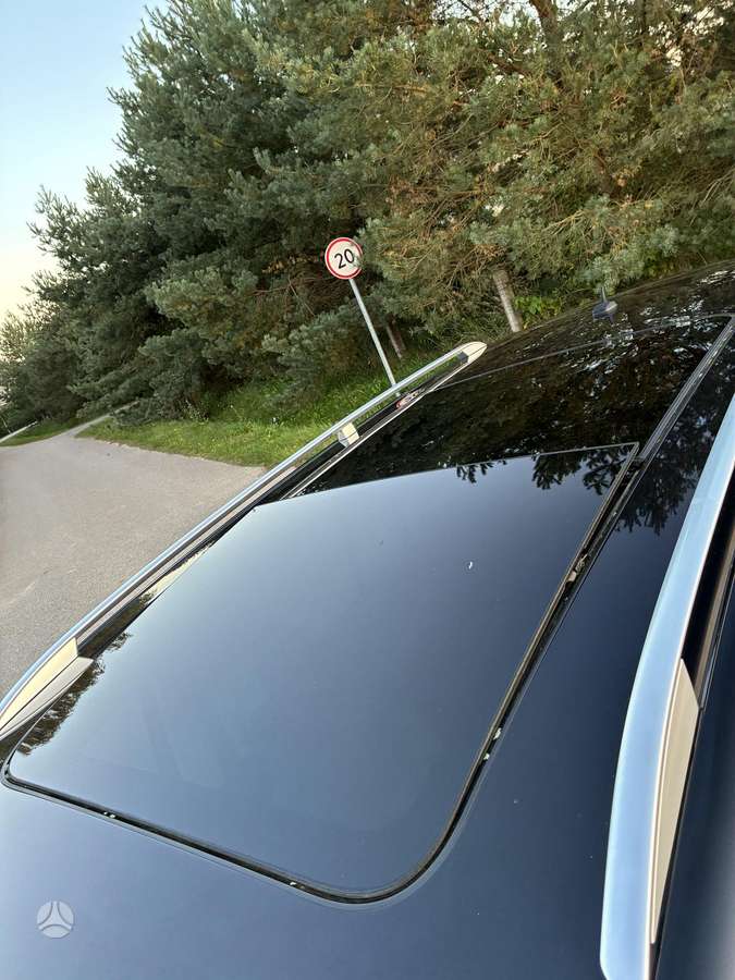 Volkswagen Touran 2011 — photo 23