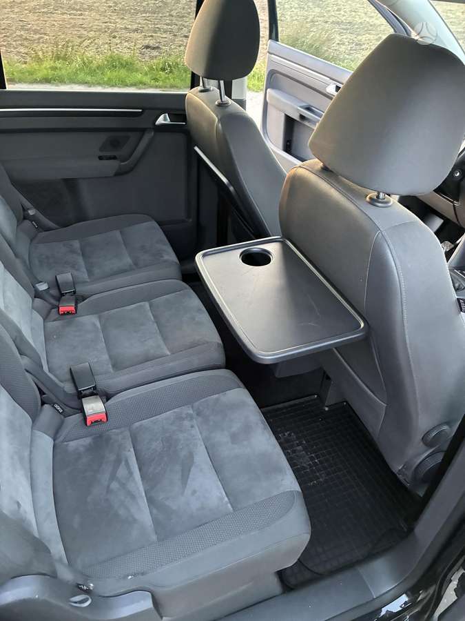 Volkswagen Touran 2011 — photo 38