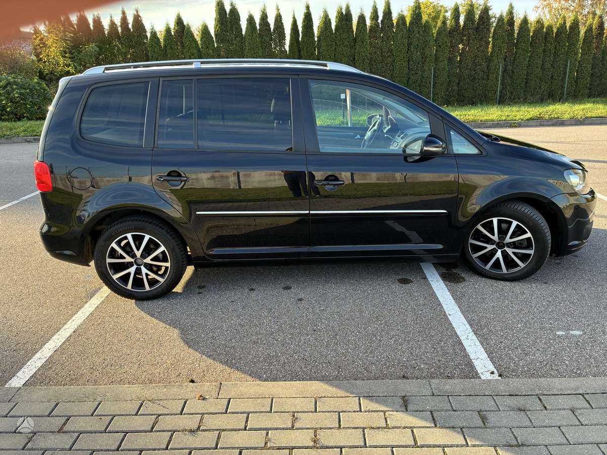 Volkswagen Touran 2011 — photo 5